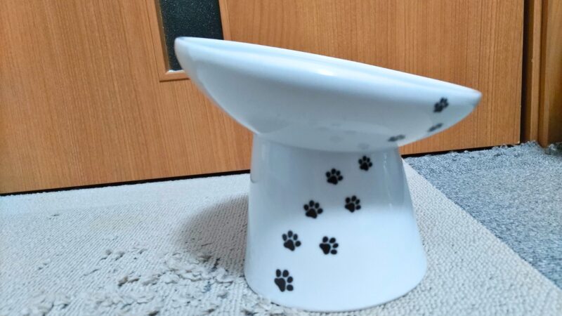 脚付にゃにゃめフードボウルの全体の様子